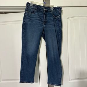 American Eagle women’s Tomgirl jeans